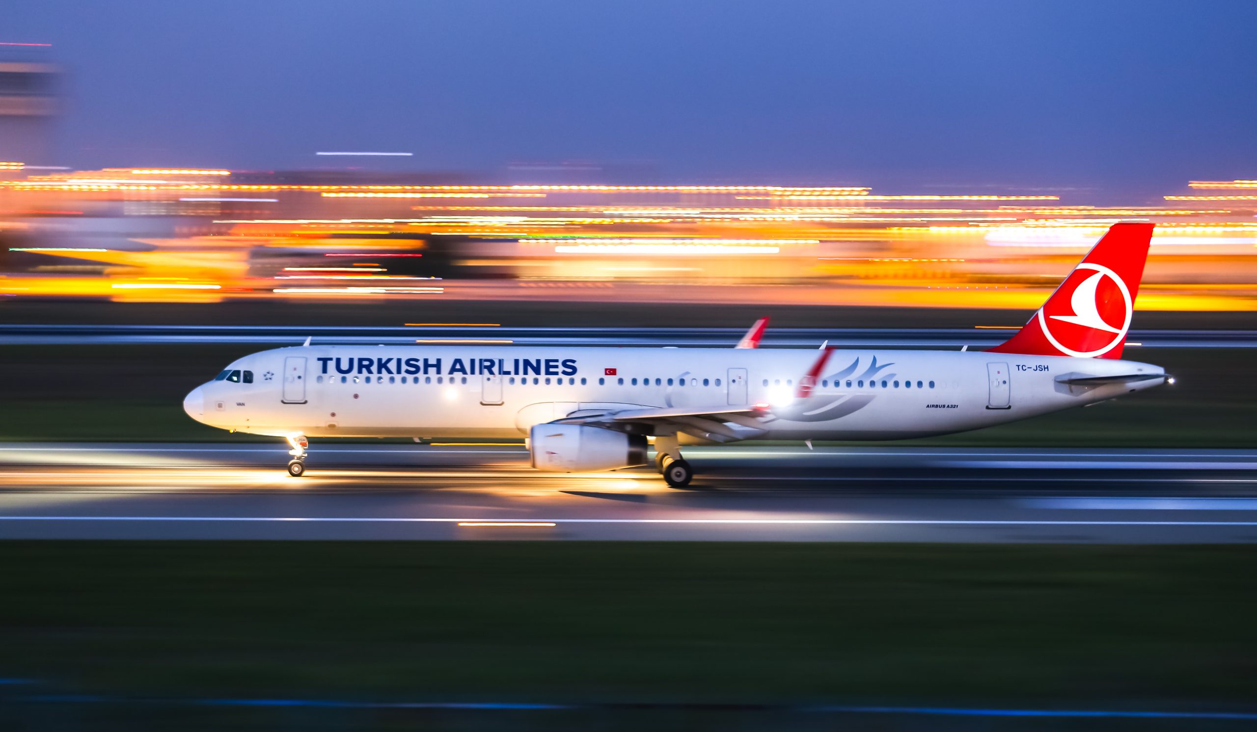 Turkish airlines flights. Туркиш Эйрлайнс Стамбул. Авиакомпания Turkish Airlines. Турецкие самолеты. Туркиш Эйрлайнс самолеты.